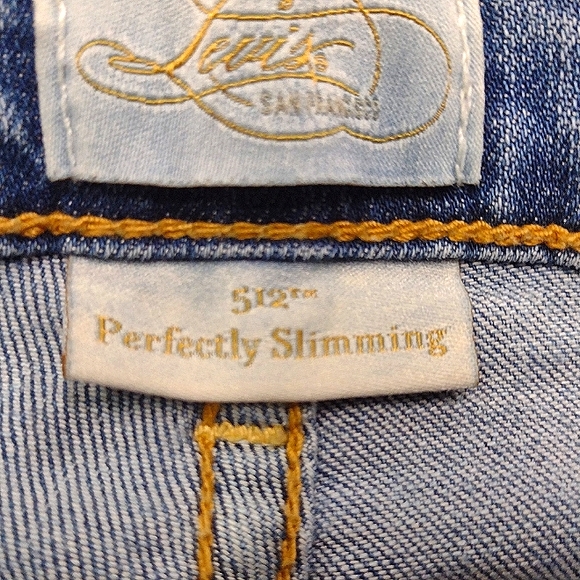 Levi Strauss & Co. Shorts - Picture 5 of 6